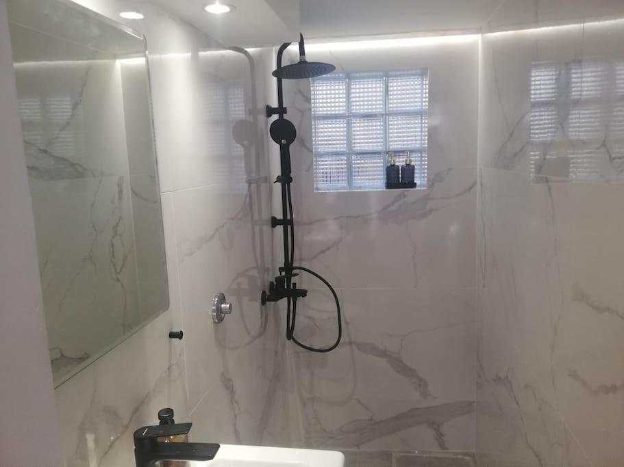 Brio Luxurious Urban Stay In Heraklio,Wifi,Αc Heraklion  Ngoại thất bức ảnh