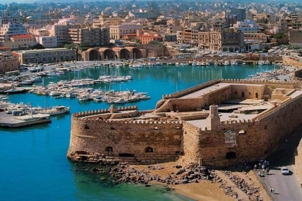 Brio Luxurious Urban Stay In Heraklio,Wifi,Αc Heraklion  Ngoại thất bức ảnh