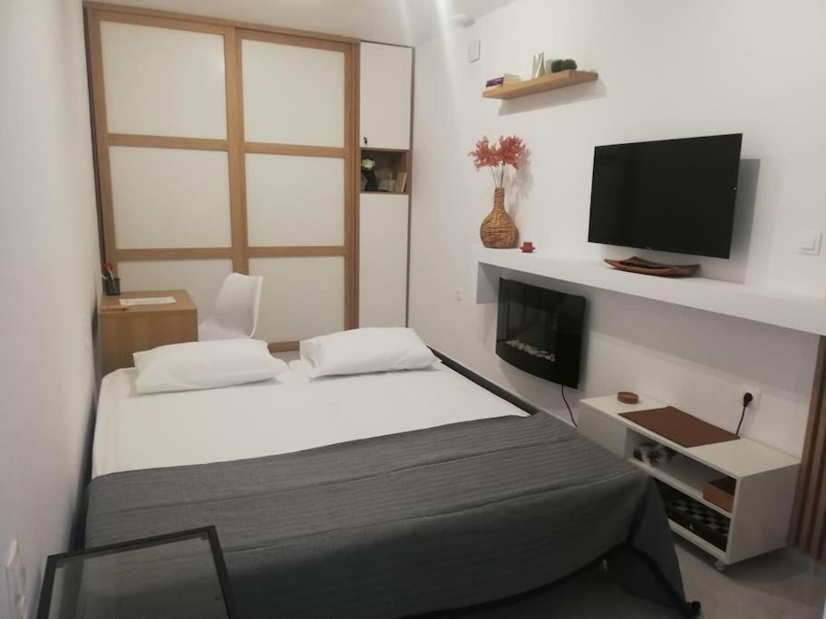 Brio Luxurious Urban Stay In Heraklio,Wifi,Αc Heraklion  Ngoại thất bức ảnh